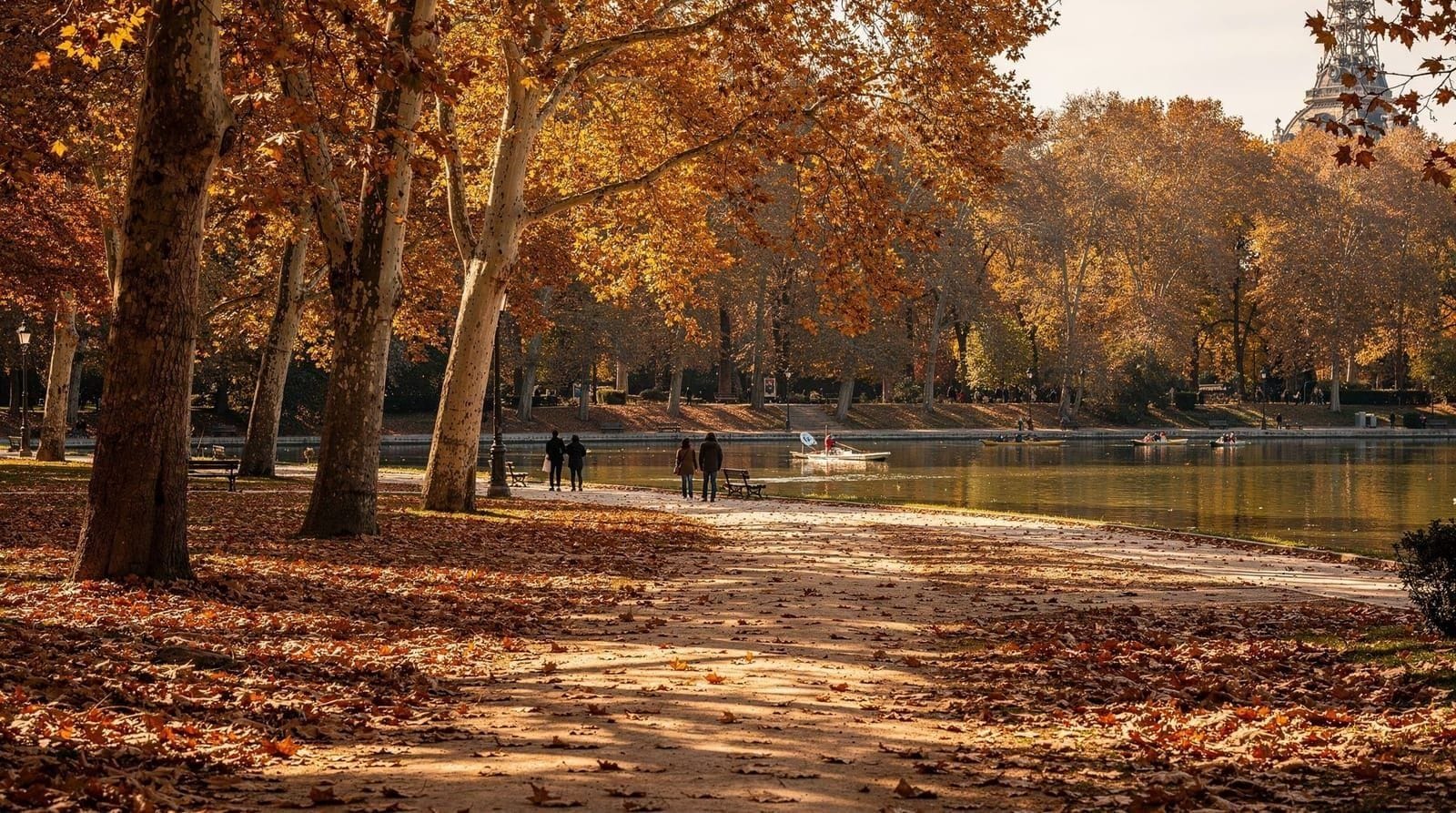 Madrid in autunno: perché settembre e ottobre sono i mesi migliori per visitarla — L'autunno è il momento d'oro di Madrid: 18-24°C, cucina stagionale, i colori del