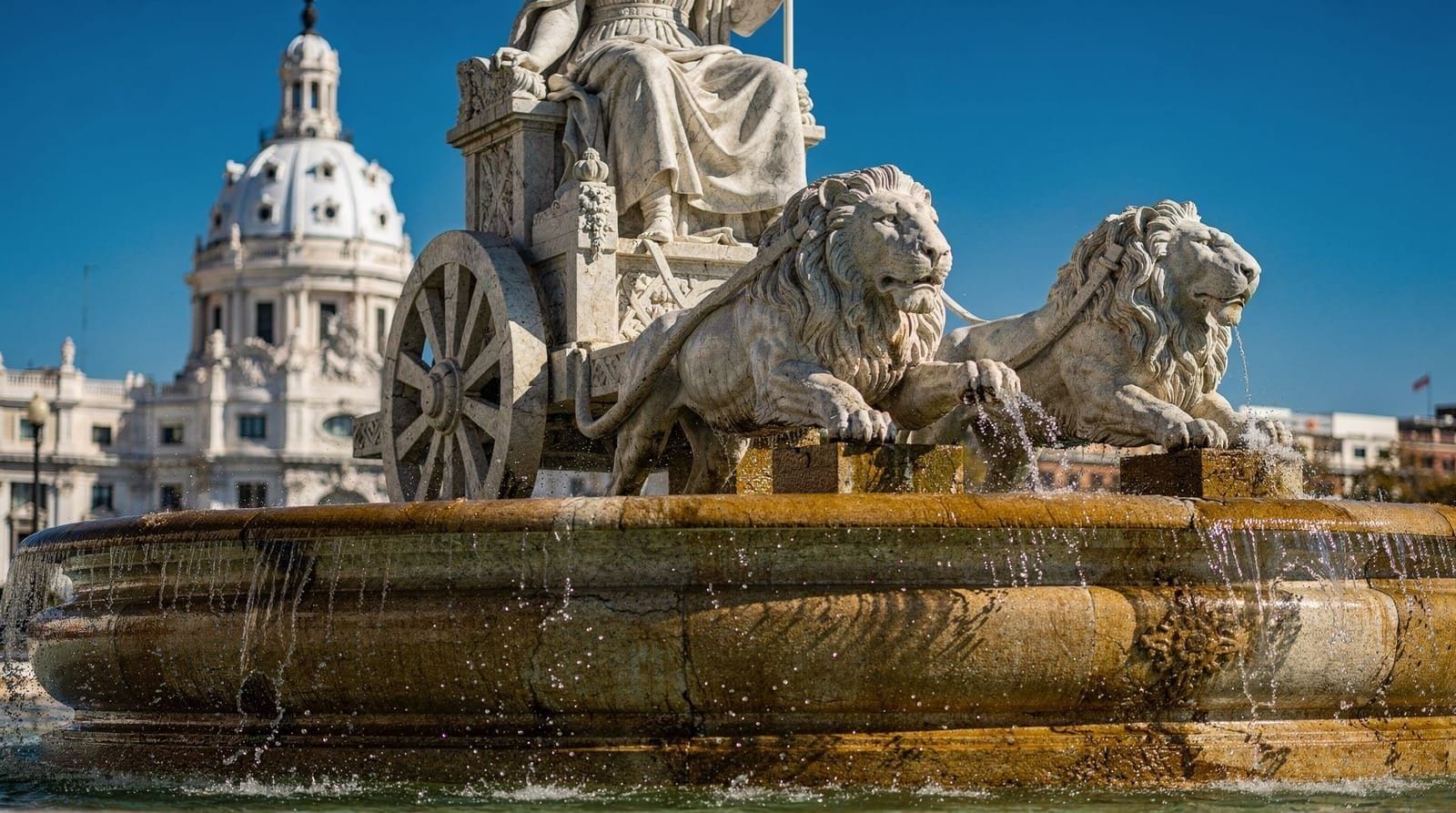 Palazzo di Cibeles e fontana: simbolo civico di Madrid e centro culturale gratuito