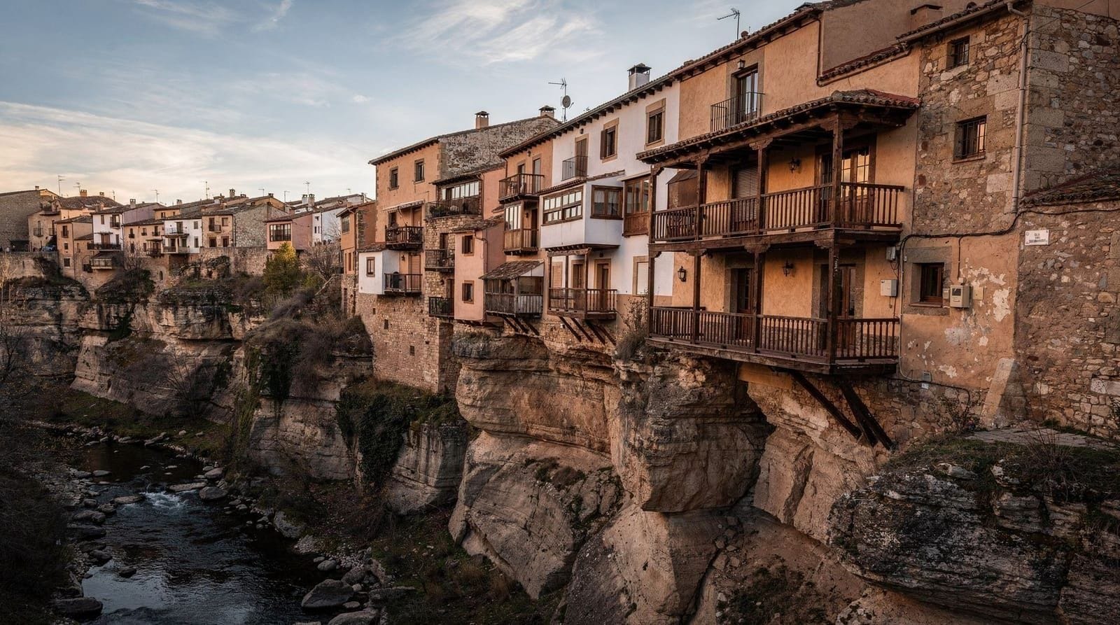 Cuenca vanuit Madrid: hangende huizen, kloof & dagtripgids