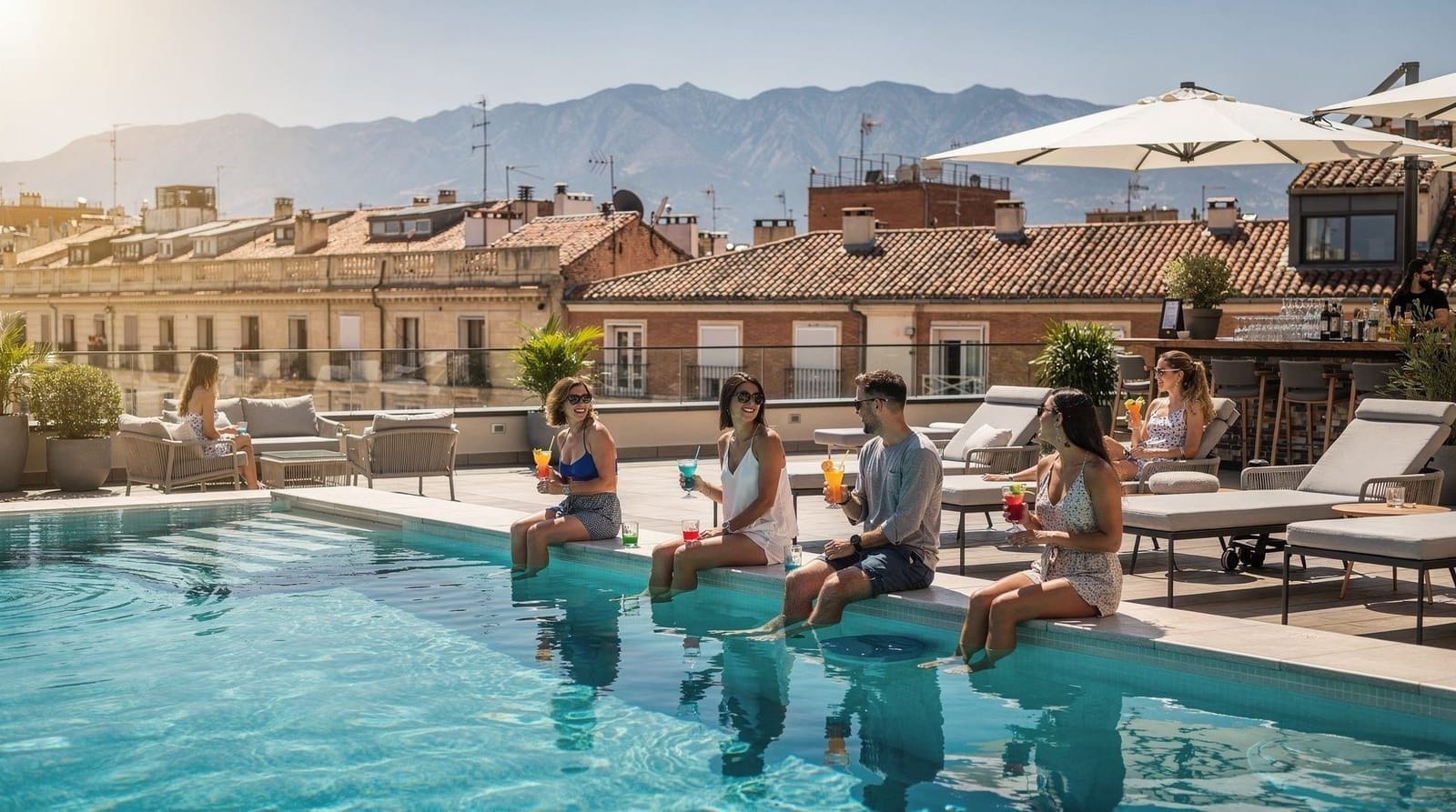 Piscine estive e bar sui tetti a Madrid: come sopravvivere al caldo