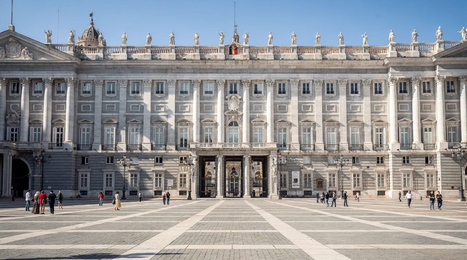Madrid royal sites: El Escorial, Aranjuez and the Royal Palace in 2 days